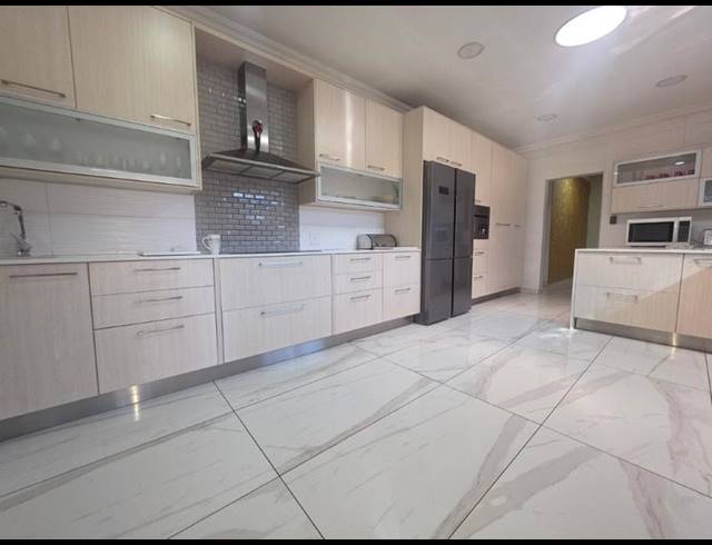 4 BEDROOM HOUSE FOR SALE IN BRACKENHURST